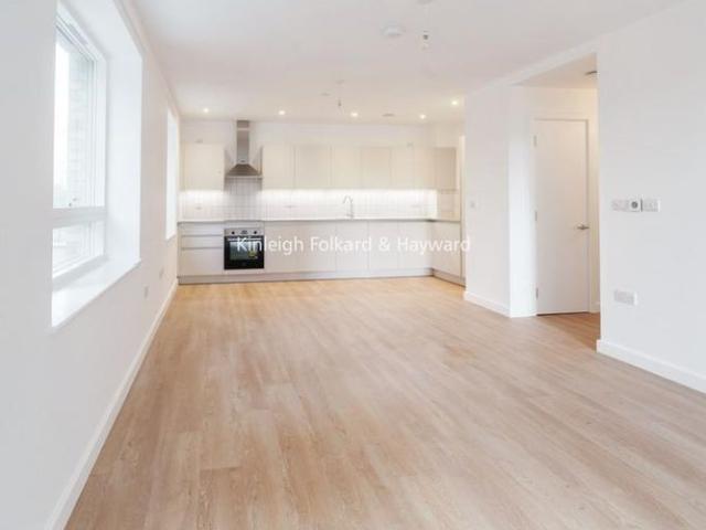 3 bedroom flat to rent