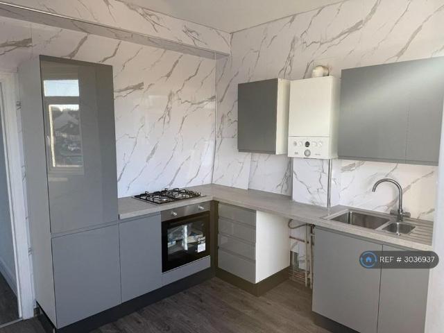 3 bedroom flat to rent