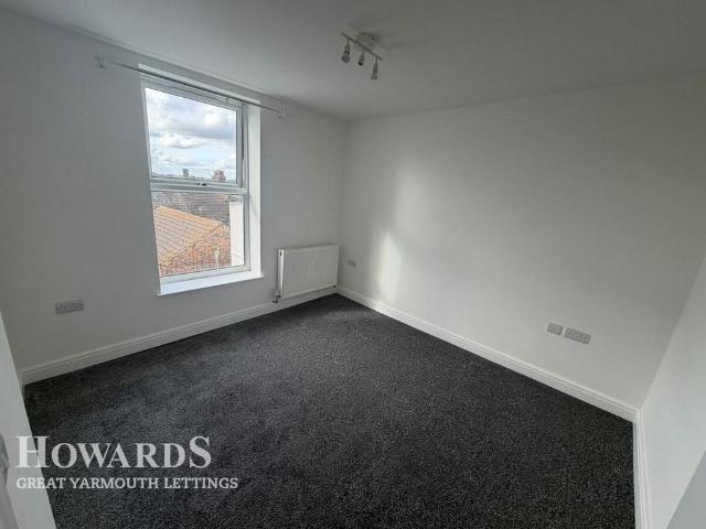 3 bedroom flat to rent