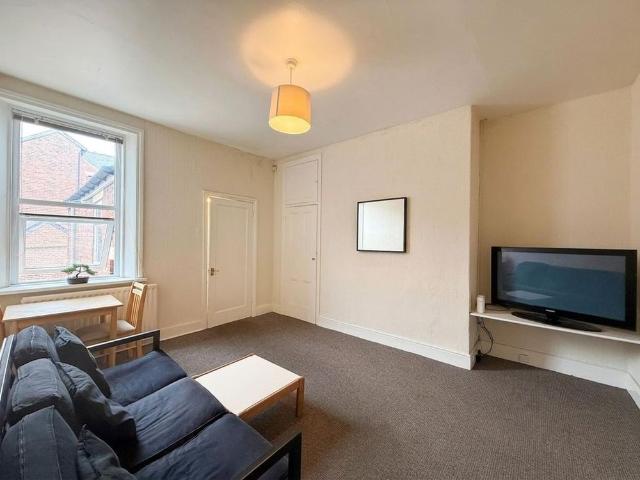 3 bedroom flat to rent