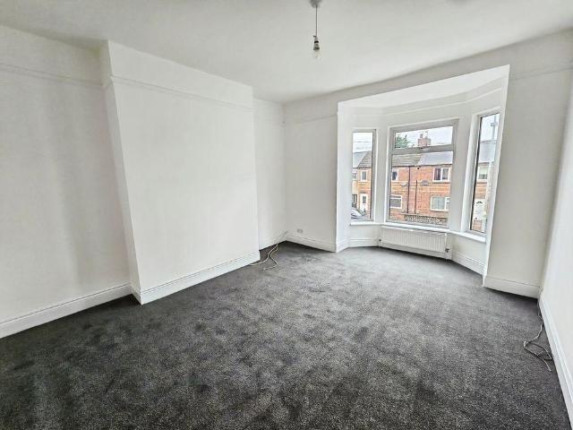 3 bedroom flat to rent