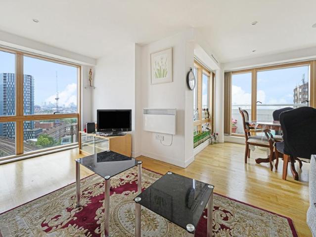 3 bedroom flat to rent