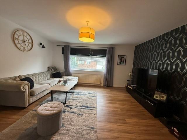 3 bedroom flat to rent
