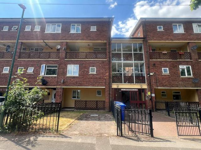 3 bedroom flat to rent
