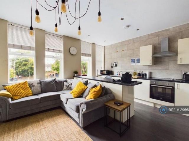 3 bedroom flat to rent