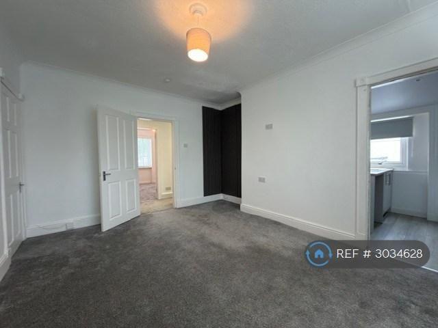 3 bedroom flat to rent