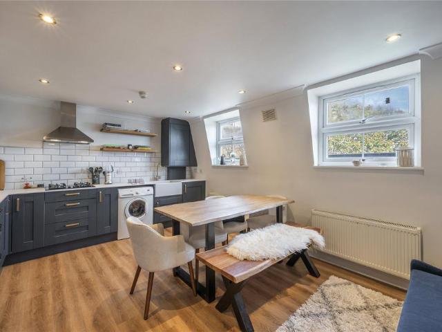 3 bedroom flat to rent