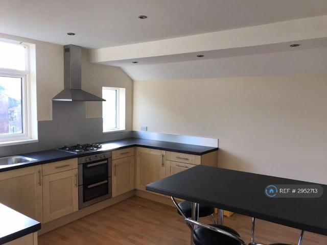 3 bedroom flat to rent