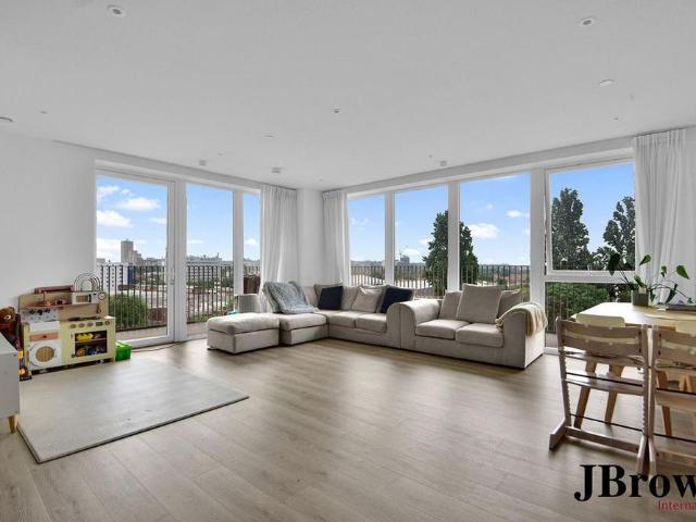 3 bedroom flat to rent