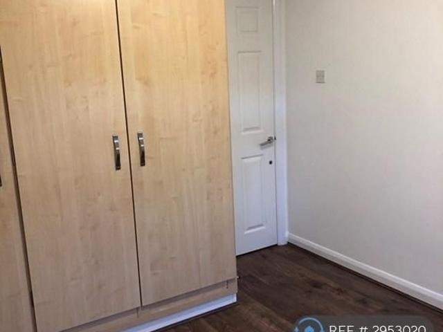 3 bedroom flat to rent
