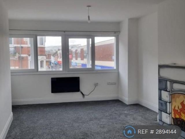 3 bedroom flat to rent