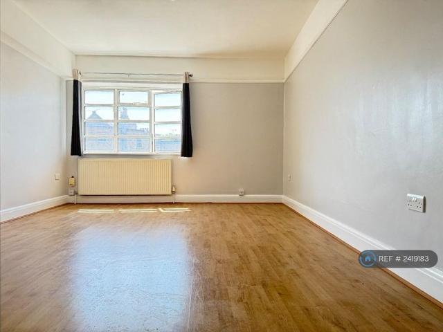 3 bedroom flat to rent