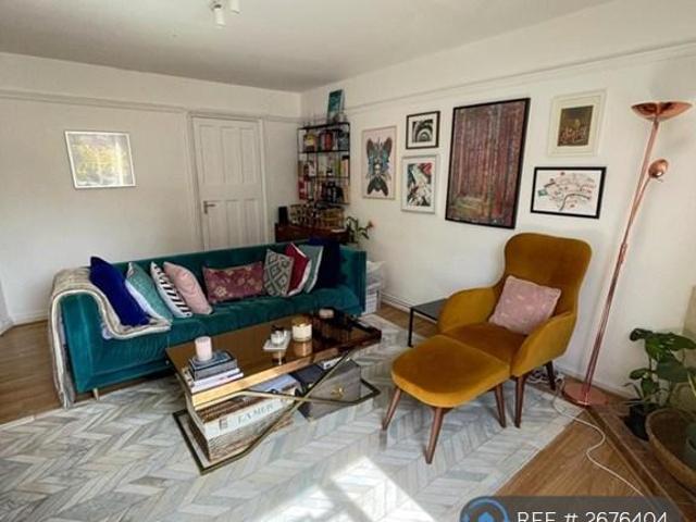 3 bedroom flat to rent
