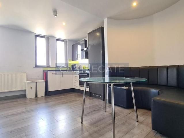 3 bedroom flat to rent