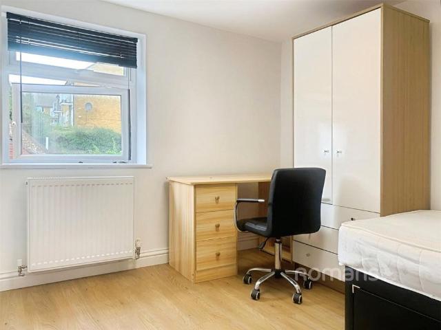 3 bedroom flat to rent