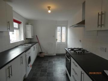 3 bedroom flat to rent