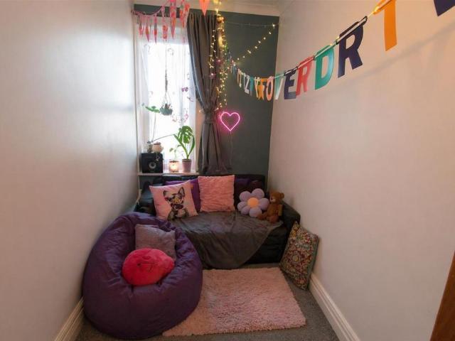 3 bedroom flat to rent