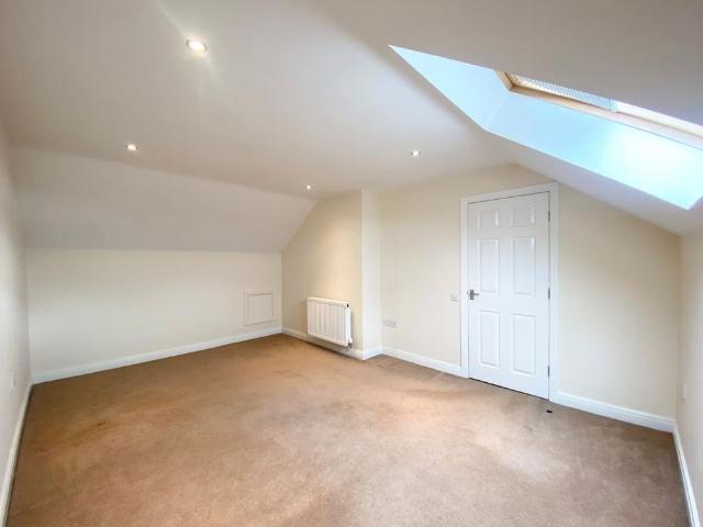3 bedroom flat to rent