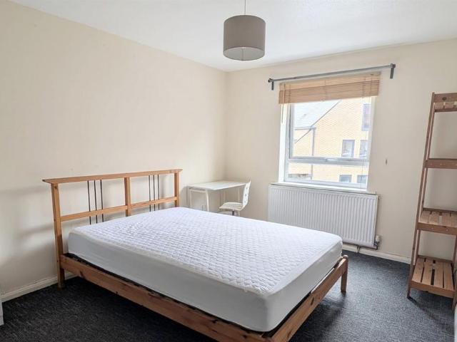 3 bedroom flat to rent