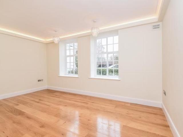 3 bedroom flat to rent