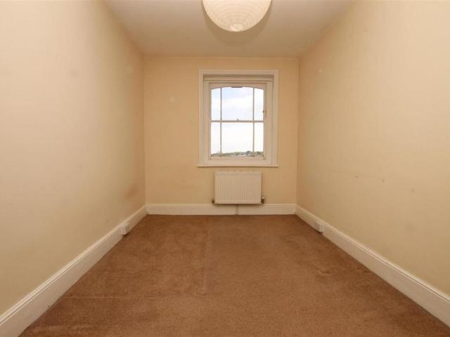 3 bedroom flat to rent