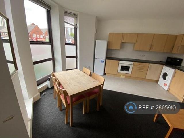 3 bedroom flat to rent