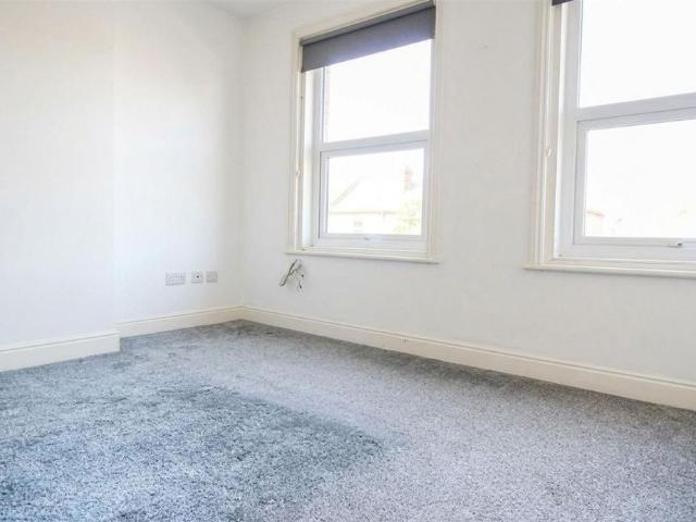 3 bedroom flat to rent