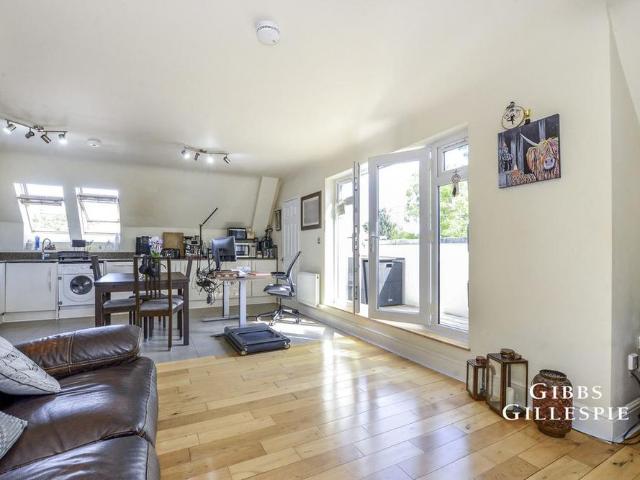 3 bedroom flat to rent