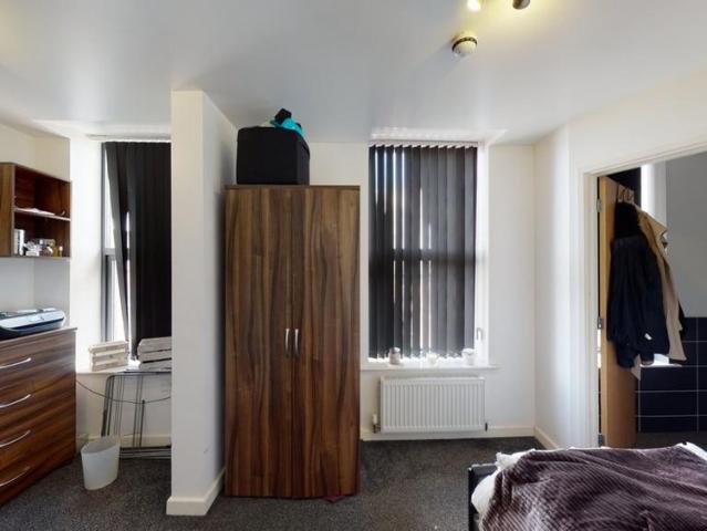 3 bedroom flat to rent