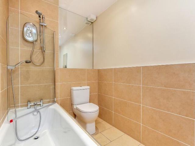3 bedroom flat to rent