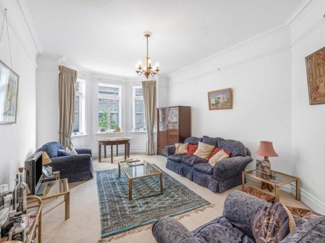 3 bedroom flat to rent