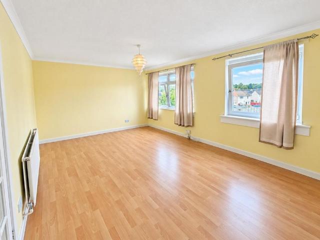 3 bedroom flat to rent