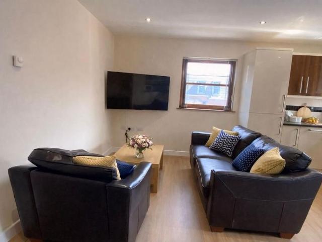 3 bedroom flat to rent