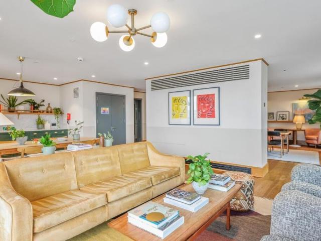 3 bedroom flat to rent