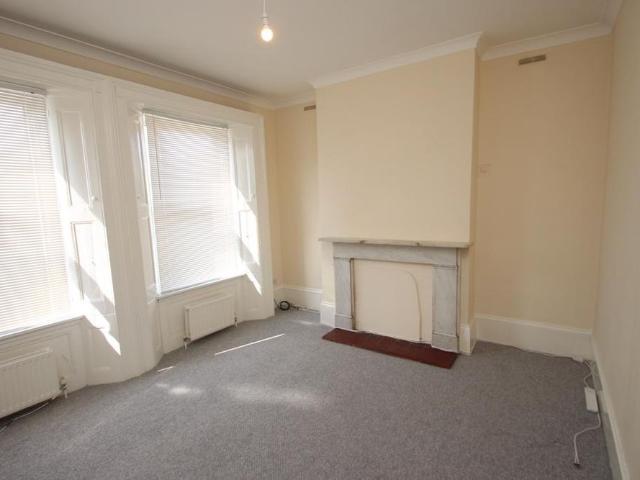 3 bedroom flat to rent