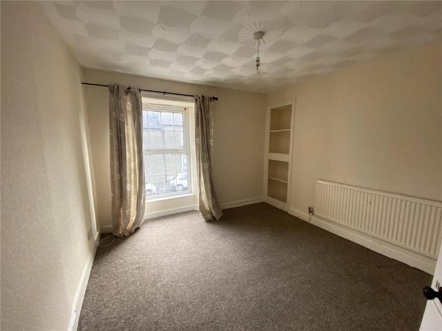 3 bedroom flat to rent