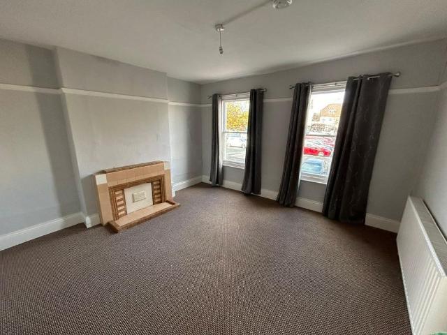 3 bedroom flat to rent
