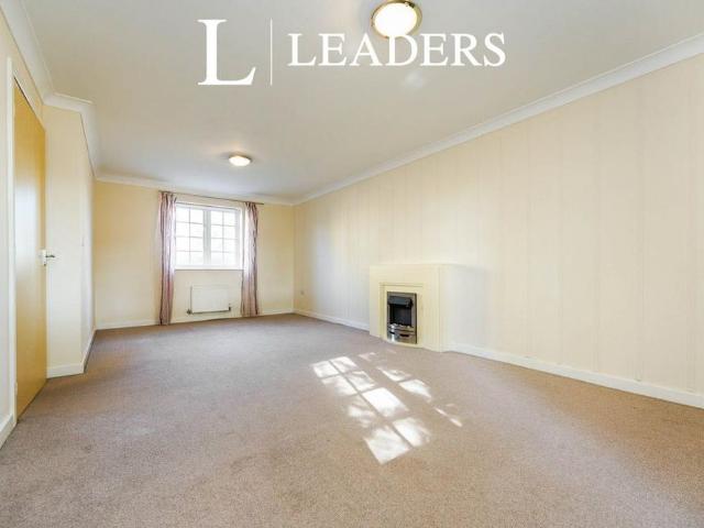 3 bedroom flat to rent