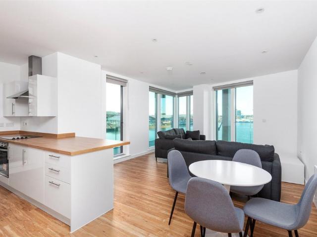 3 bedroom flat to rent
