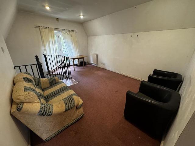 3 bedroom flat to rent