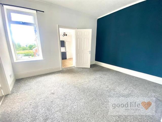 3 bedroom flat to rent