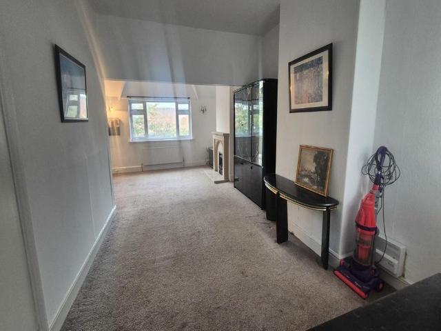3 bedroom flat to rent