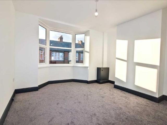 3 bedroom flat to rent