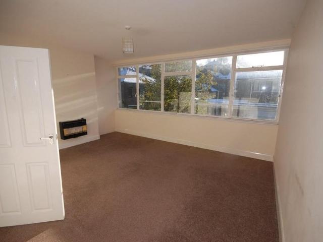3 bedroom flat to rent