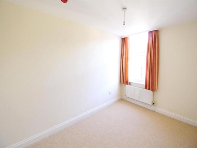 3 bedroom flat to rent