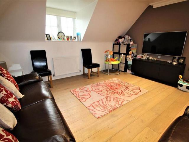 3 bedroom flat to rent