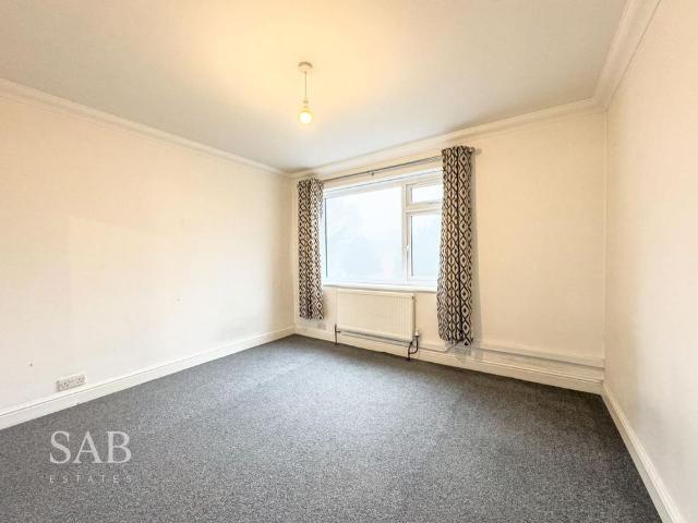 3 bedroom flat to rent
