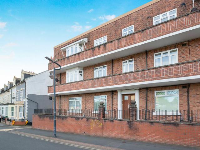 3 bedroom flat to rent