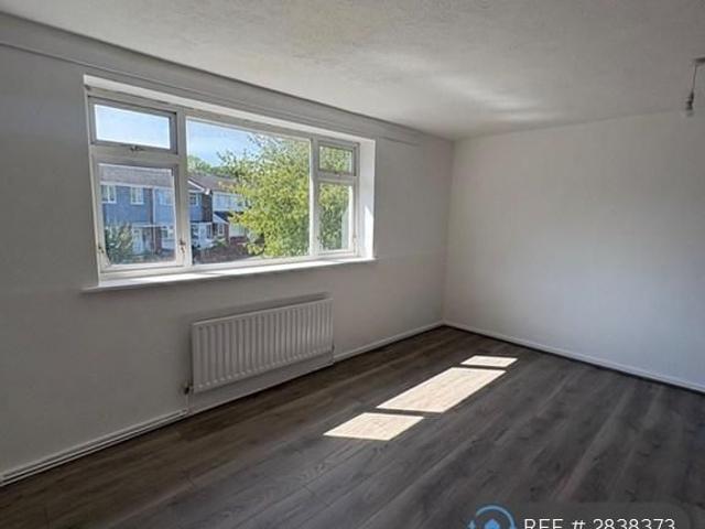 3 bedroom flat to rent