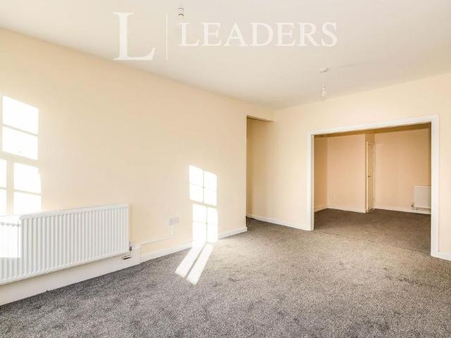 3 bedroom flat to rent